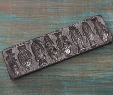 Antike Metallform mit